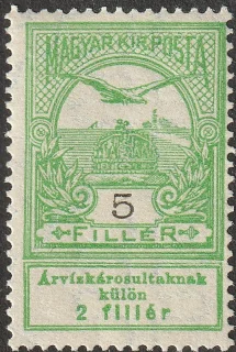 Turulmadár Szent István koronája felett