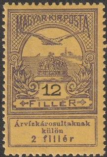 Turulmadár Szent István koronája felett