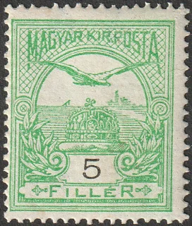 Turul Szent István koronája felett